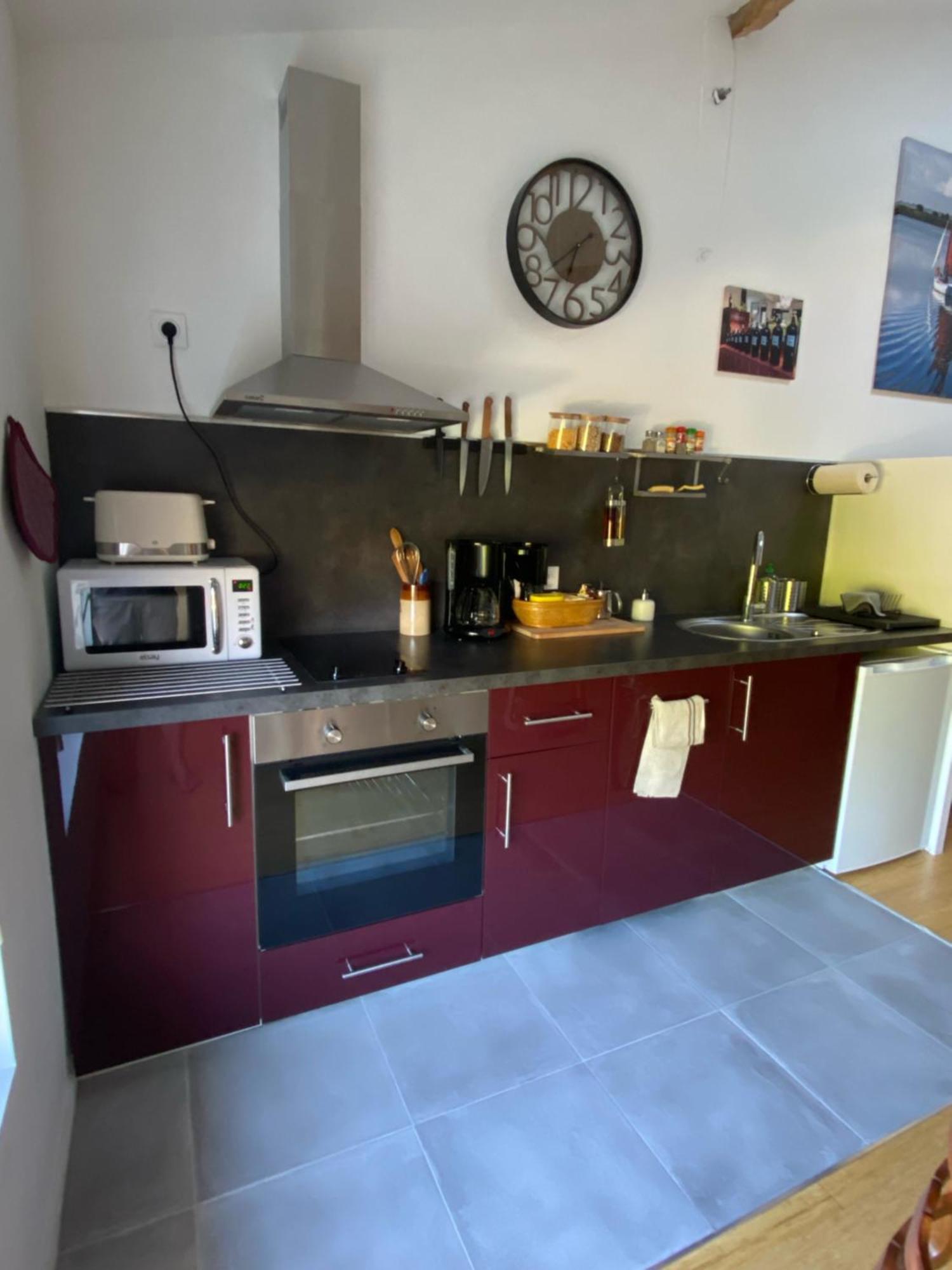Confortable T2 De 50 M2 Avec Parking Prive Bruges Exteriör bild
